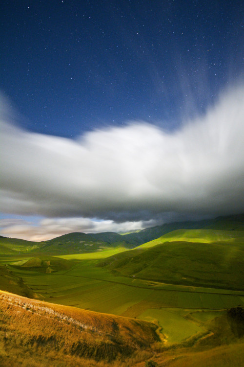 this-is-wild: (via 500px / The moon’s light by Filippo Lavagna)