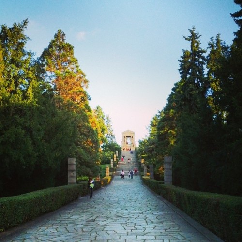 Avala VI #latergram  (at Spomenik Neznanom junaku (Monument to the Unknown Hero))