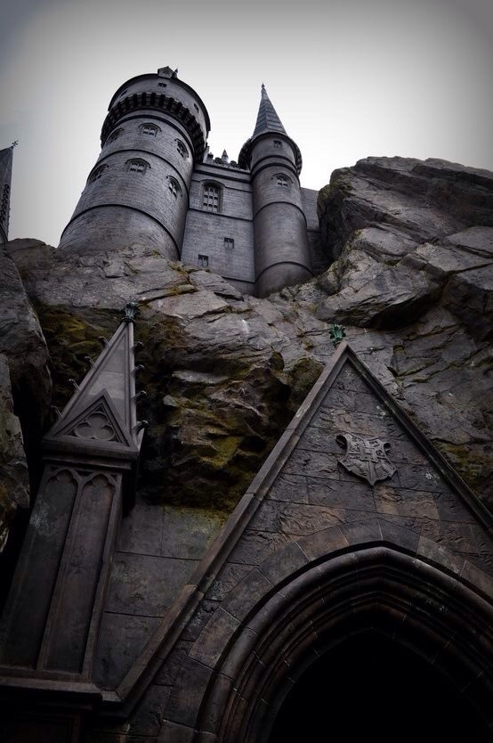 m-e-d-i-e-v-a-l-d-r-e-a-m-s:  Hogwarts, The Wizarding World of Harry Potter Universal