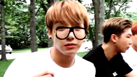 Cute Jungkook Vs. Hot Jungkook (cr.)