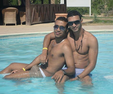 salopearebeu:  2 bo gosse Humm avec des gros zob ça se voit