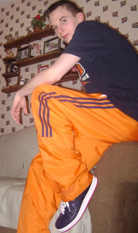 windboi77:Anthony always looks hot wearing his trackies!! I just love him!!I had to reblog this! WOu