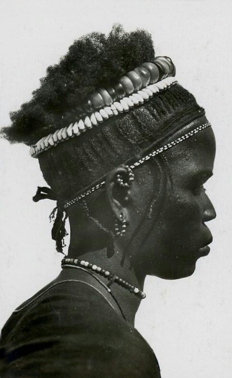 o-toto:1) Ukuwanyama Woman, Namibia  2) Wodaabe Girl, Niger 3) Fulani Girl 4) Fulani Woman