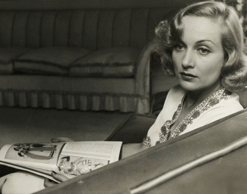 mylovelydeadfriends:Carole Lombard photographed by Alfred Eisenstaedt, 1938