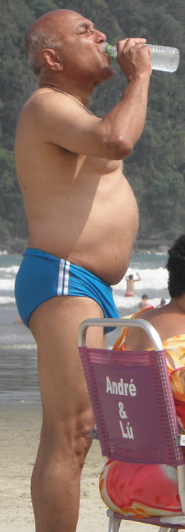 Such a hot pic and bulge - I think average cock pointing down
