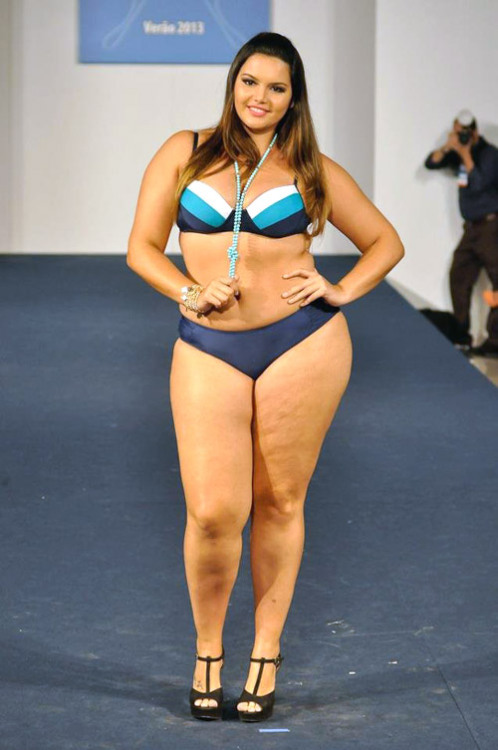 planetofthickbeautifulwomen:                   Brazilian Plus Size Model Cleo Fernandez 