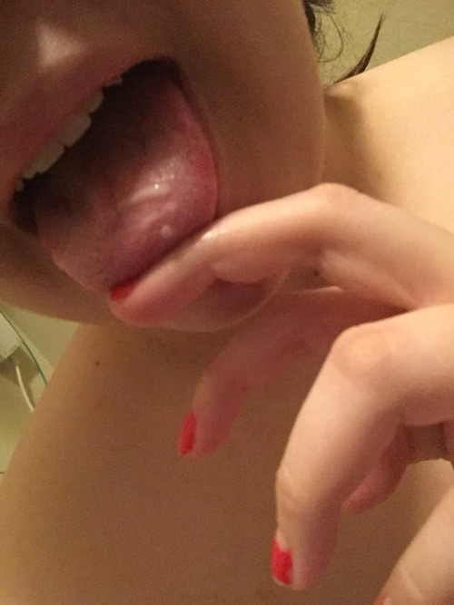 eatthispussylikeitsallyours:  eatthesepanties:  My entry for Whitney Wisconsin’s wet finger contest! Creamy cum with my toy to wet fingers after squirting