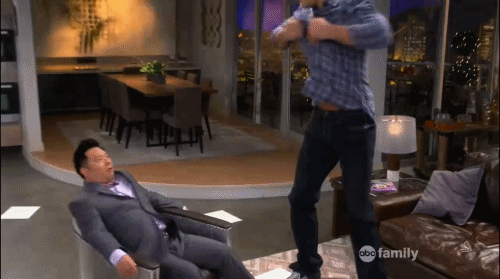 auscaps:  Jonathan Sadowski stripping in Young &amp; Hungry