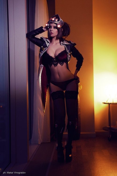 steam-and-pleasure: Boudoir Widowmaker by Helly von Valentine