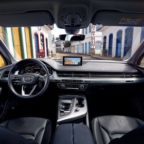 ta4ila:  @audiuk Checking out the colourful painted houses in the ancient colonial town of Paraty - the second stop on our journey to VdT. (#what3words: farmyard.gearboxes.inspector) #Audi #Q7