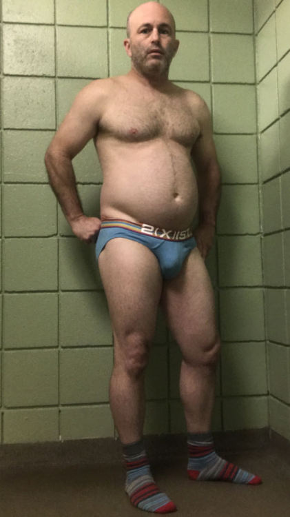 shortystu:11-16 Weigh in @ 160lbs I’m a big fan of Stu in his briefs and luv him chunky too.