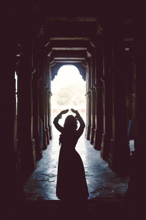 two-browngirls:SANJUKTA SINHA - KATHAK DANCER I love these captures by talented photographer Devansh Jhaveri. Spectacular Kathak dancer Sanjukta Sinha poses perfectly to express the sacred sensuality of the dance form.  - S