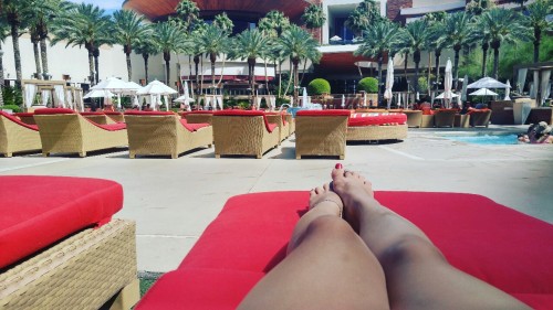 Early dip in the pool #RedRockResort #LasVegas #Barefoot #BareFeet #SunBathing #Sandbar