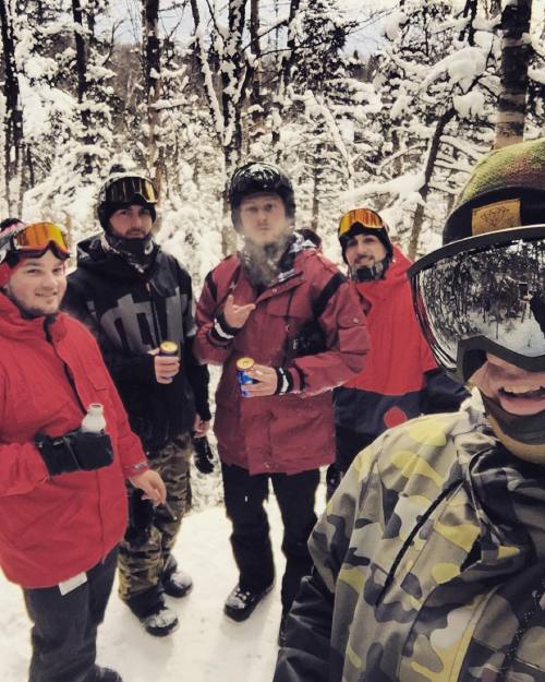 Whole new day, whole new crew. Loon'n ✖️ 2 #loon #mountainclub #skitheeast #ski #snowboard #newhamps