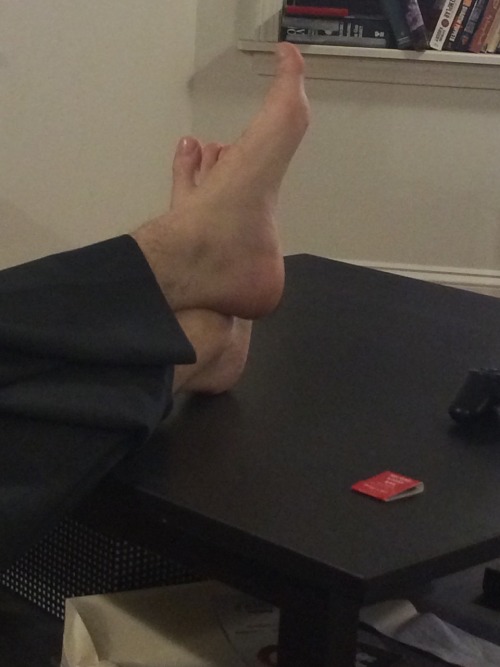 cuteguyfeet: My 6'7" straight friend is visiting from out of town. Which means I have 3 days of pretending I’m not staring at his beautiful feet.   So if I have to suffer, then at least I can get you all to suffer along with me. 