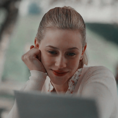 it girl icons — IT GIRL ICONS: betty cooper (lili reinhart )