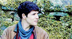 merllns:I smile but it doesn’t mean that I’m okay and happy. Remember, looks can be deceiving.