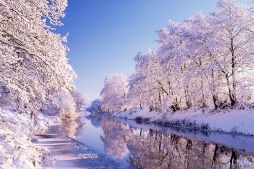 putdownthepotato:  Winter on the River Bann, Ireland - {x}