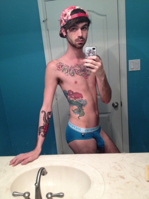 tylerdoesntknow:  I really need to work out… 