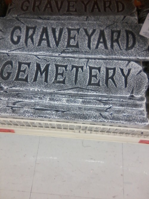 im-in-paradoxspace:  The Gemetery is so spoopy this time of year