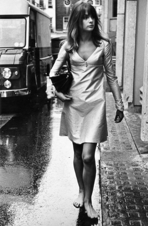 Porn retrogirly:  Jean Shrimpton  Love this dress! photos