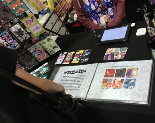 weejapeeja: Colossalcon day 2! Swing by the dealers and get something from @mayakern @artoftrungles 