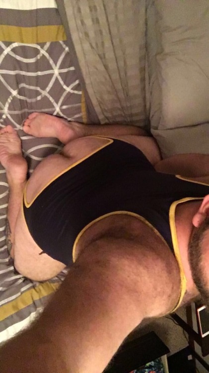 beardunnofficial:  By request… feet and ass.
