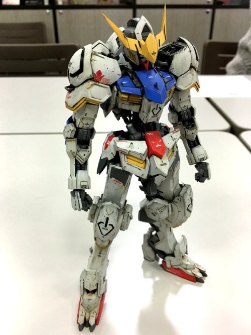 bonjour700:  海老川兼武＠デザインワークス発売中さんはTwitterを使っています: “某所でNAOKIさんがモデグラ作例で作られた1/100バルバトスを見せて貰っちゃいました♪ かっこいい！いやほんとに。ジッと見ててもどうやったらこんな凄いの作れるのかわからない（汗）