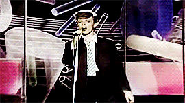 ziggysstardust-deactivated20160:  We can be heroes just for one day ♪ David Bowie