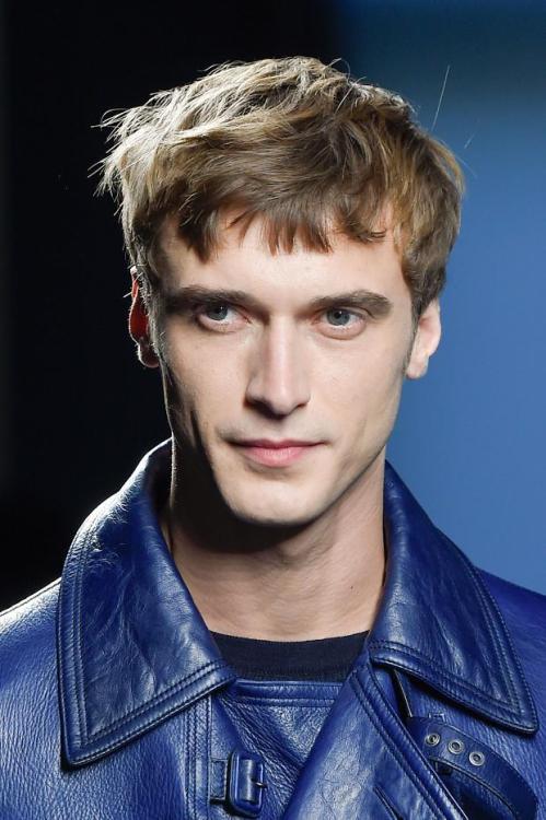 so-flaneuse:  beauty @ bottega veneta fw16 menswear