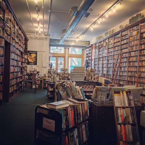 leatherbound-library: The Mysterious Bookshop in Manhattan