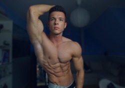 tripltap:  Gymspiration with Joe Dahler  http://www.facebook.com/tripltap