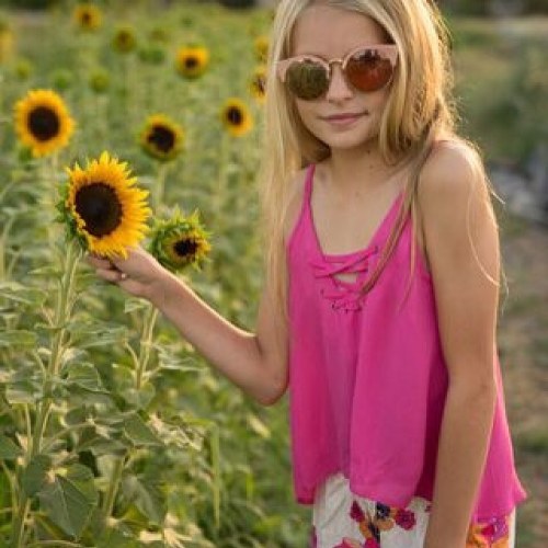 I feel free #kidsfashion #ootd #bohobabe #sunflowers #loveandsunflowers #tweenmodel #tweenfashion