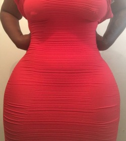 bigbuttsthickhipsnthighs:  krissy-lusciousrose1:  Give me one person I can have a strong connection and I’ll give him anything he desires in return 😜 (nipples) get you a island gal 👌🏾  Coca cola shape! 