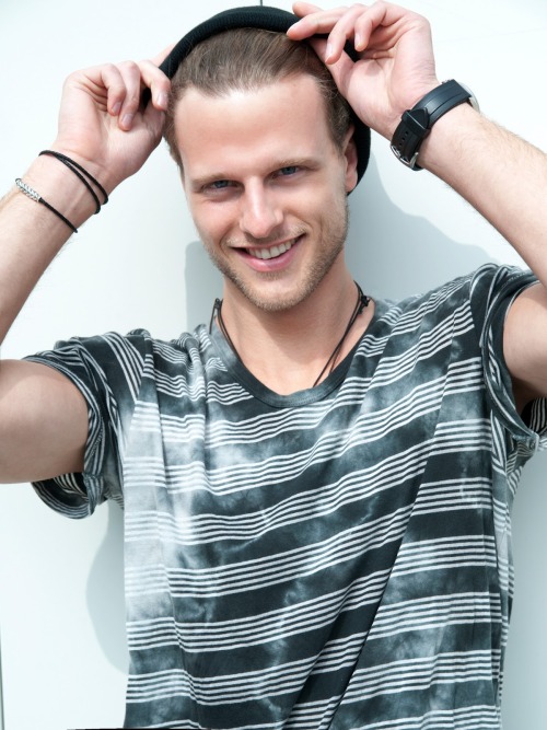 grabyourankles:  Luis Kelling  by Scott Hoover