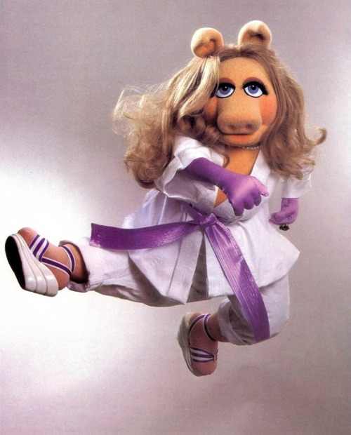 themuppetmasterencyclopedia - Miss Piggy Karate Poster