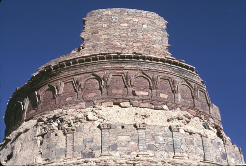 coolancientstuff:The Guldara stupa is not far from the village of Guldara (Guldarra or Gol Darreh) i