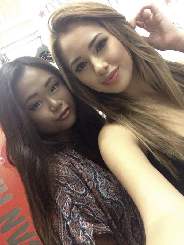 mizzjasminevillegasnewz:  Jasmine V with a fan yesterday 