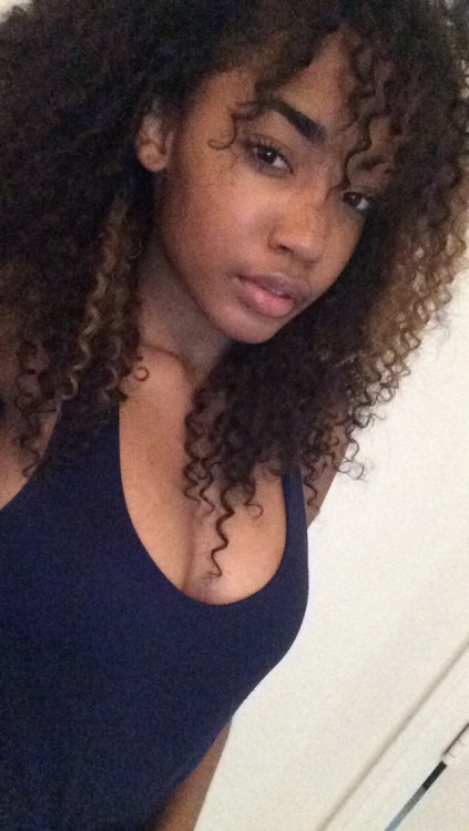 melaninhoe: Blackout selfies
