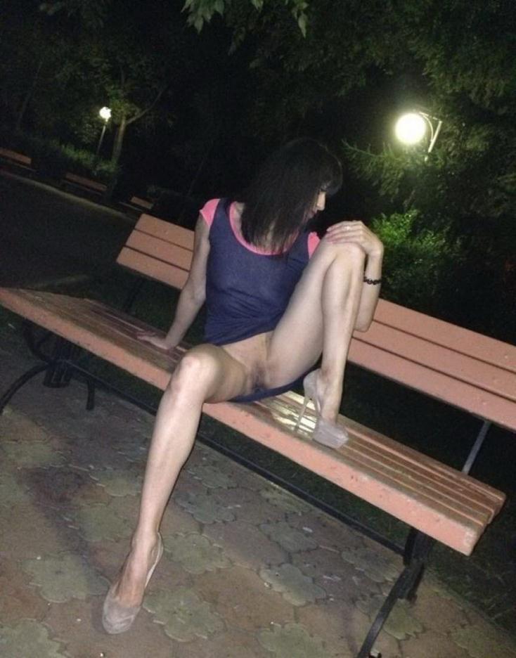 upskirt-public:  In the Park After Dark http://ift.tt/1N2be0D