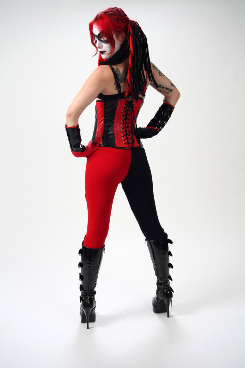 the-dark-joker-chronicle:  Harley Quinn fucking sexy !!!   Sexy Cosplay and Geek things like,follow,reblog    Click here for the archive