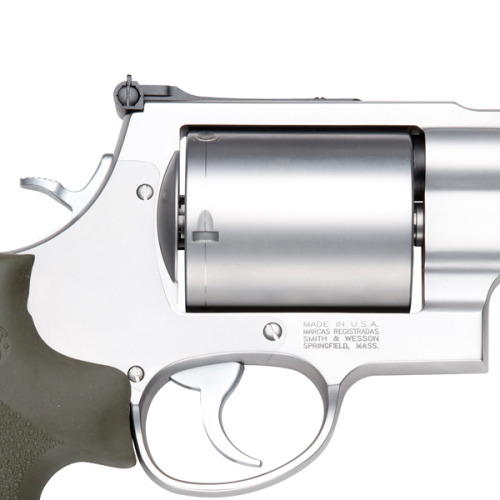 12-gauge-rage:Smith and Wesson 460XVR “Backpack Cannon”Chambered for the .460 S&W Magnum with a 