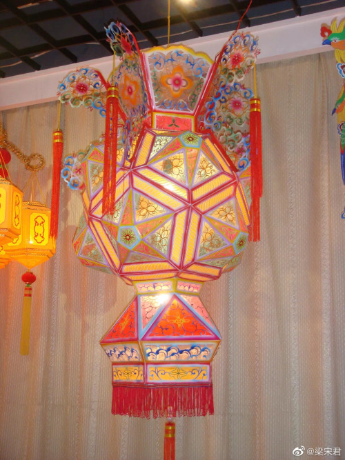 changan-moon:chinese flower lanterns by 梁宋君
