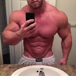 thick-sexy-muscle:  Joel Thomas…. thick