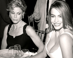 divaspop:Julia Bowen and Sofia Vergara One hell of a remake 