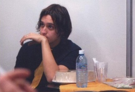 ur-a-contra:You’ve aged pretty fucking well, my man. Happy Birthday Julian Casablancas