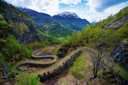 asylum-art-2:  10 Photos Of Norway’s Fairy Tale Architecture Norway started out as a kingdom in 872 and has existed ever since. It  has also saved quite a bit of its traditional architecture. Traditional  Norwegian architecture makes it look like a