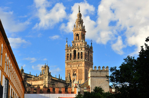 Sevilla es como soñar con el cielo - Lola Flores 