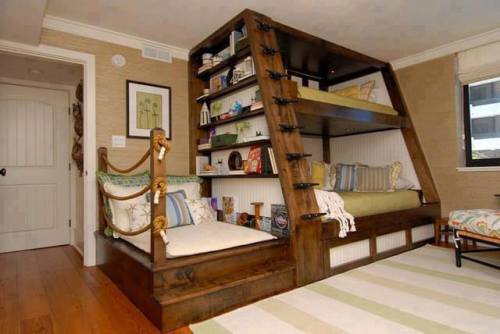 mirandaadria:  kissmewhenidie:  kiefharing:  dmnq8:  Cool bed ideas for small spaces.  yes please  WANT. All of them!  I want that second setup SO badly. Keeping in mind for future plans! 