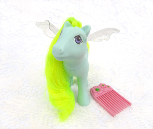 I finally got around to trying @that-green-unicorn‘s awesome tutorial for DIY replacement flut